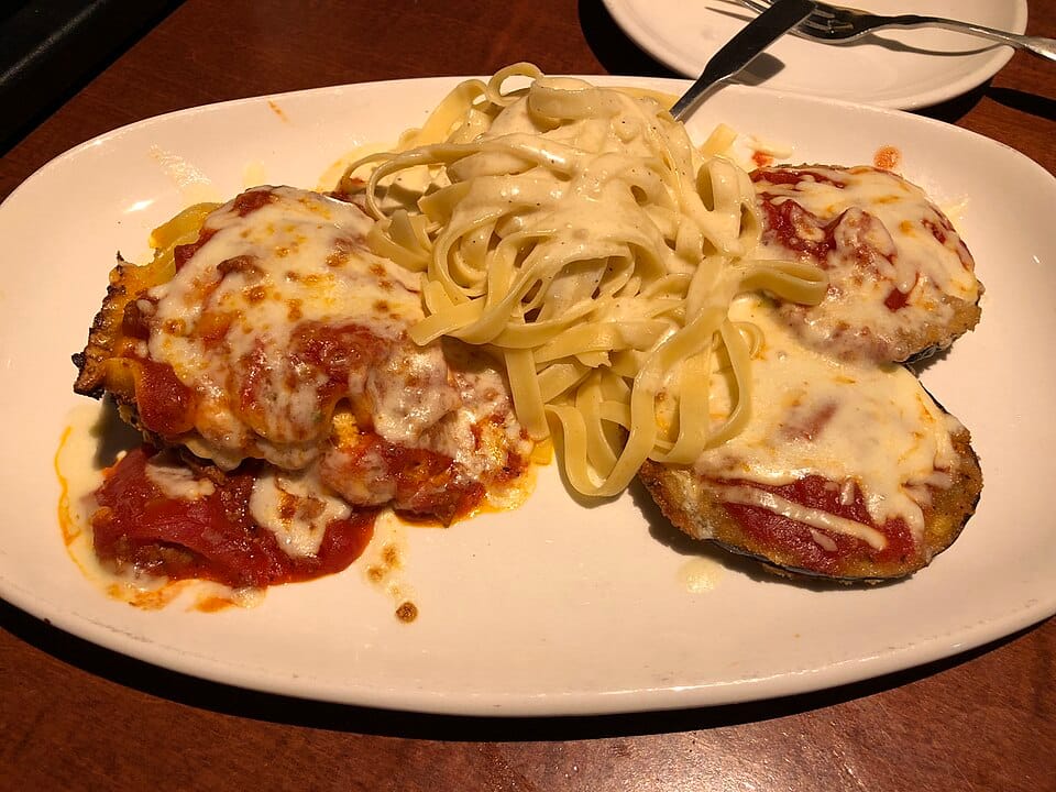 Melanzane alla parmigiana: la ricetta del sud che conquista tutta Italia